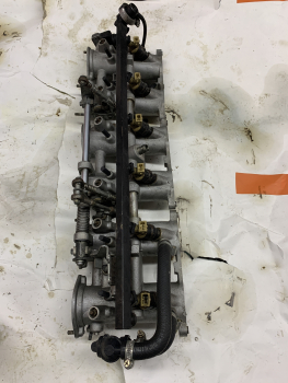 BMW M5 E34 intake plenum with injectors fuel galerie S38B36 Motor throttle bodies 46mm
